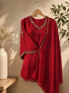 TOP AND SHAWL WITH CUT BEADS AND BALL BEADS